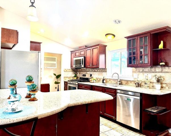 140 S Rengstorff Avenue, Mountain View, CA 94040