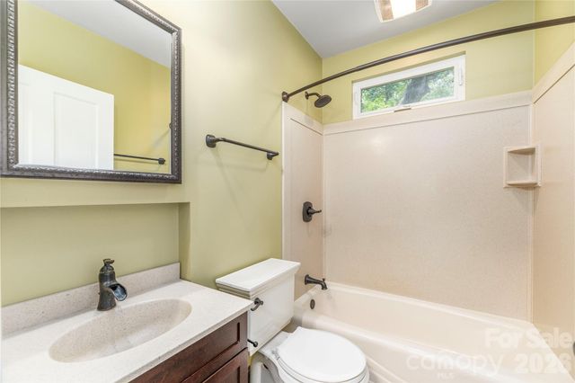 3 Enka Oak Street, Candler, NC 28715