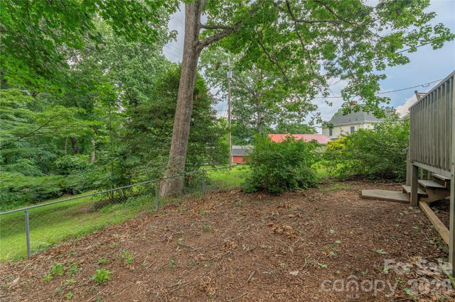3 Enka Oak Street, Candler, NC 28715