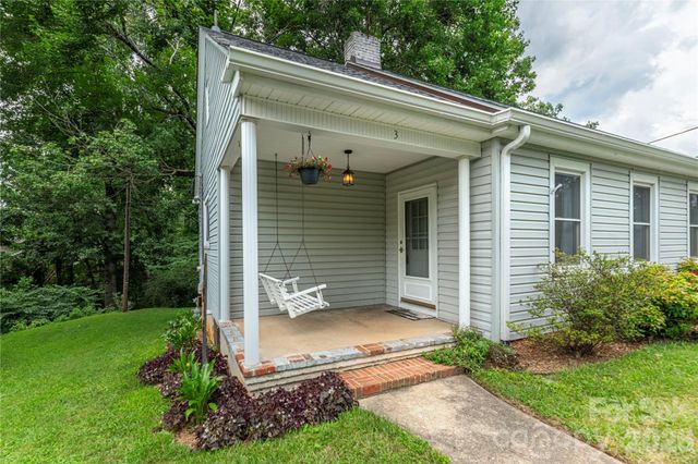 3 Enka Oak Street, Candler, NC 28715