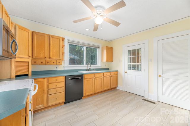 3 Enka Oak Street, Candler, NC 28715