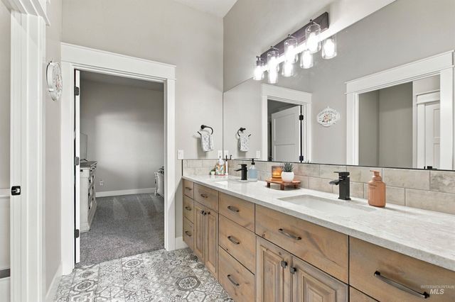 25400 Havard Oak Pl, Caldwell, ID 83607