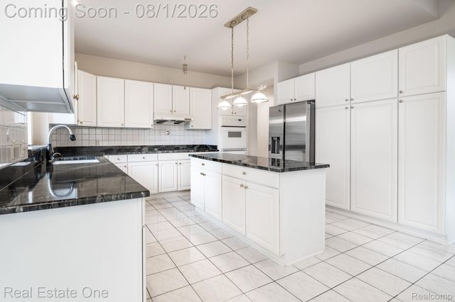 2038 Haverford Drive, Troy, MI 48098