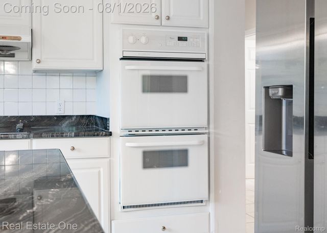 2038 Haverford Drive, Troy, MI 48098