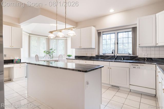 2038 Haverford Drive, Troy, MI 48098