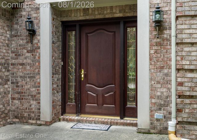 2038 Haverford Drive, Troy, MI 48098