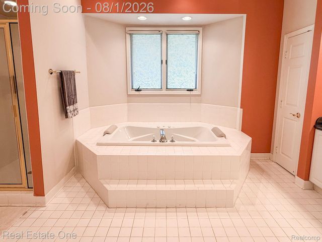 2038 Haverford Drive, Troy, MI 48098