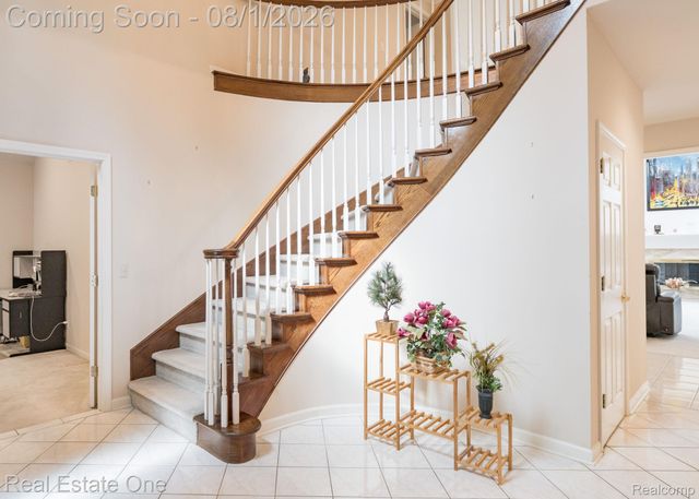 2038 Haverford Drive, Troy, MI 48098