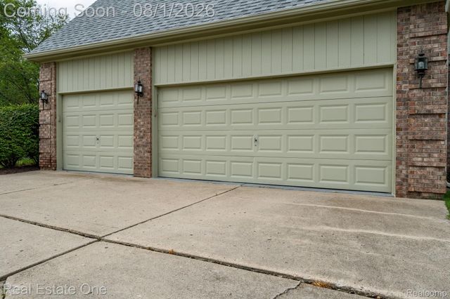 2038 Haverford Drive, Troy, MI 48098