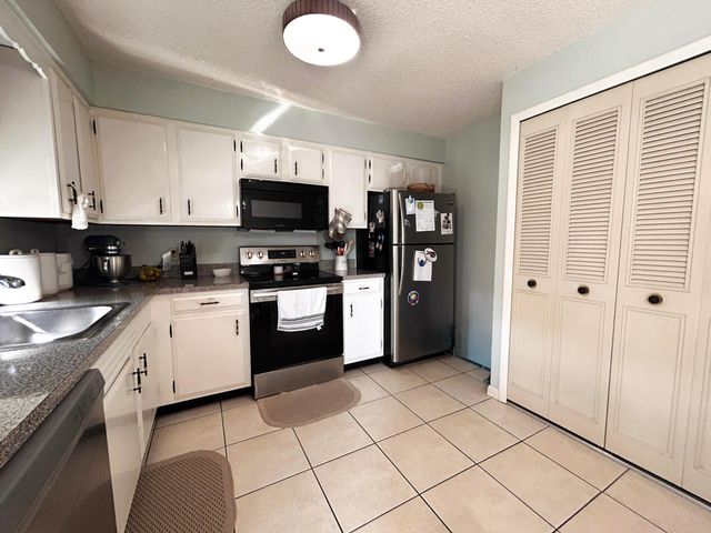 4709 Sunset Boulevard, Fort Pierce, FL 34982