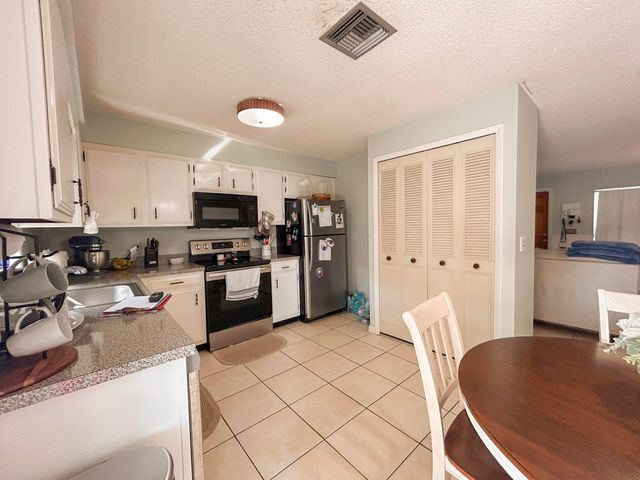 4709 Sunset Boulevard, Fort Pierce, FL 34982