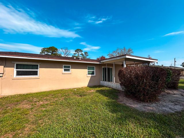 4709 Sunset Boulevard, Fort Pierce, FL 34982