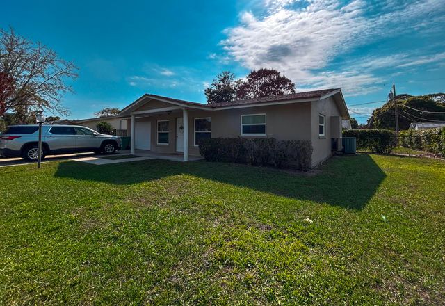4709 Sunset Boulevard, Fort Pierce, FL 34982