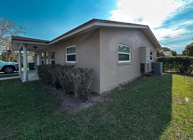 4709 Sunset Boulevard, Fort Pierce, FL 34982