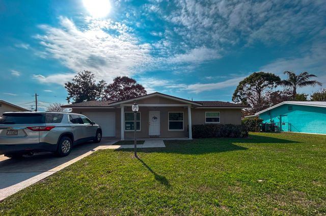 4709 Sunset Boulevard, Fort Pierce, FL 34982