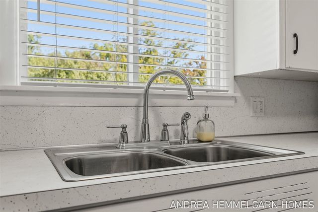 354 W 31st Street, Holland, MI 49423