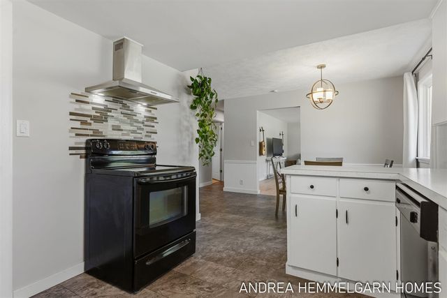 354 W 31st Street, Holland, MI 49423
