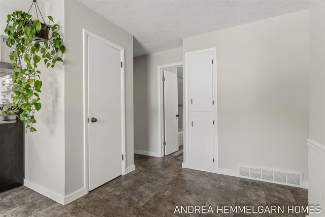354 W 31st Street, Holland, MI 49423