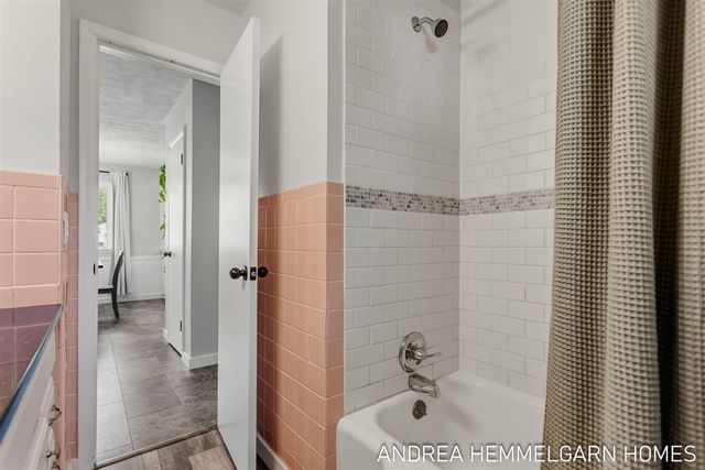 354 W 31st Street, Holland, MI 49423