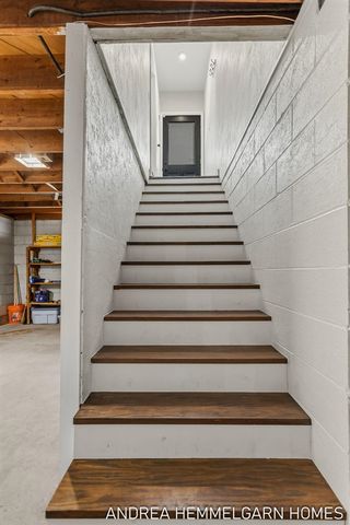 354 W 31st Street, Holland, MI 49423
