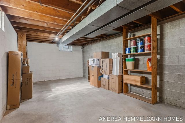 354 W 31st Street, Holland, MI 49423