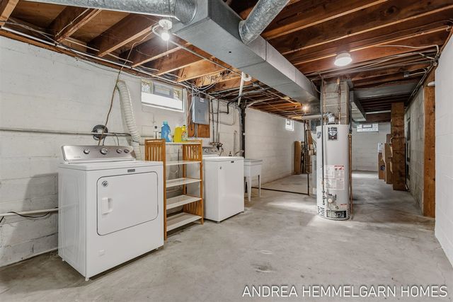 354 W 31st Street, Holland, MI 49423