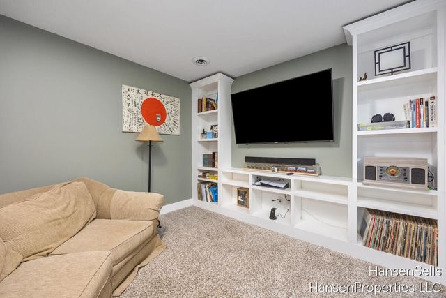 5326 North Point Drive, Pierson Twp, MI 49339