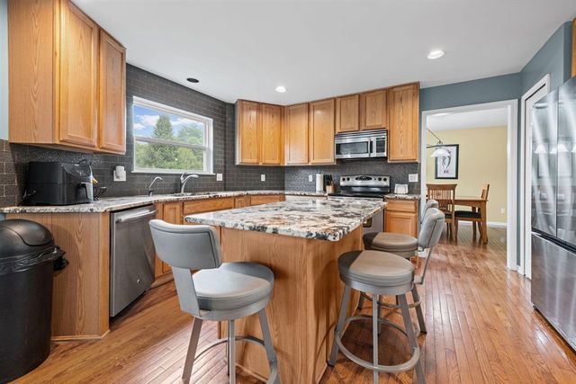 20903 Oak Tree Drive, South Lyon, MI 48178