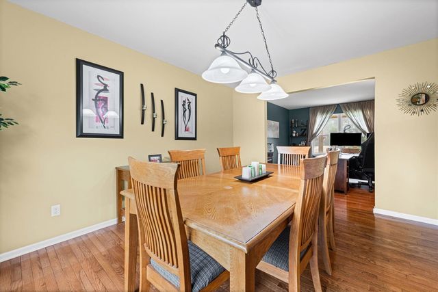 20903 Oak Tree Drive, South Lyon, MI 48178