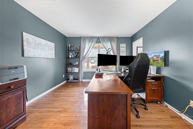 20903 Oak Tree Drive, South Lyon, MI 48178