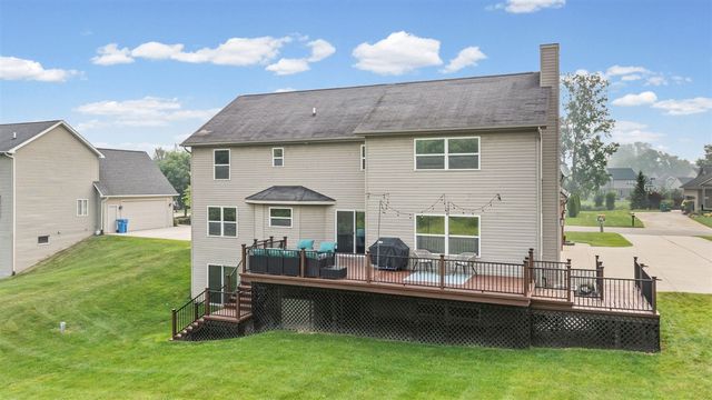20903 Oak Tree Drive, South Lyon, MI 48178