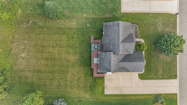 20903 Oak Tree Drive, South Lyon, MI 48178