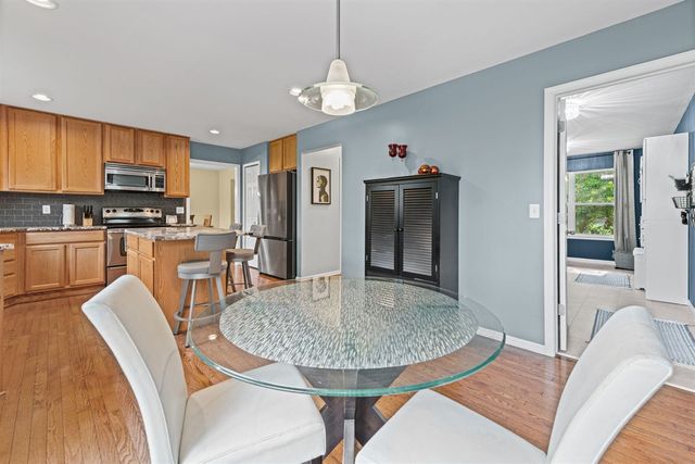 20903 Oak Tree Drive, South Lyon, MI 48178