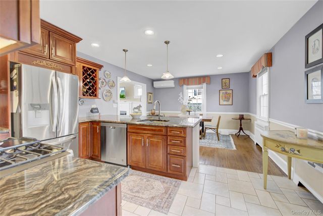 39 Cynthia Court, Hempstead, NY 11550