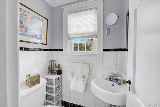 39 Cynthia Court, Hempstead, NY 11550