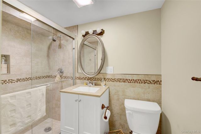 39 Cynthia Court, Hempstead, NY 11550