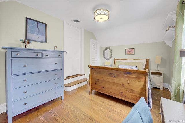 39 Cynthia Court, Hempstead, NY 11550