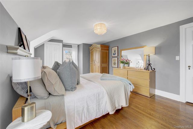 39 Cynthia Court, Hempstead, NY 11550