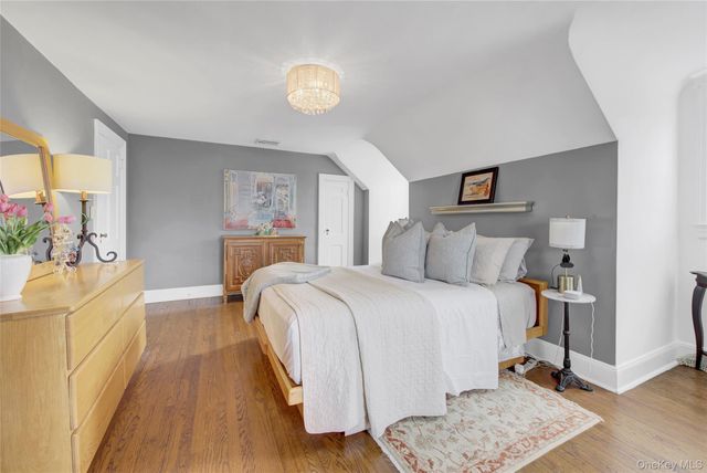 39 Cynthia Court, Hempstead, NY 11550