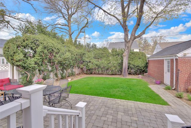 39 Cynthia Court, Hempstead, NY 11550