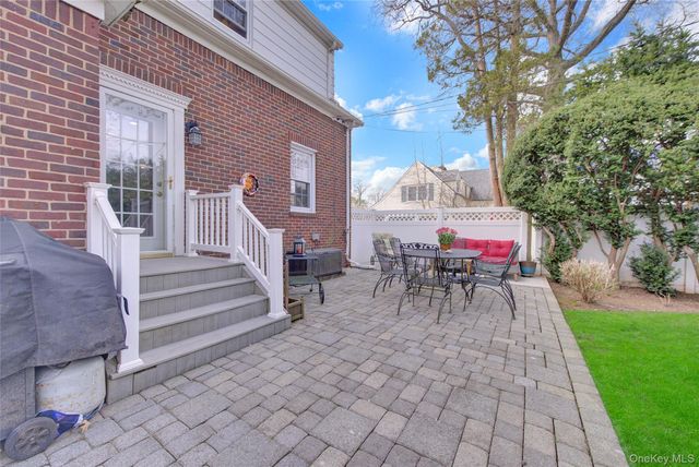 39 Cynthia Court, Hempstead, NY 11550