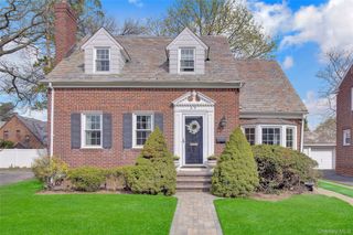 39 Cynthia Court, Hempstead, NY 11550