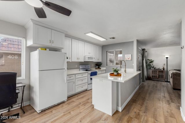 409 W BLACKHAWK Drive 5, Phoenix, AZ 85027