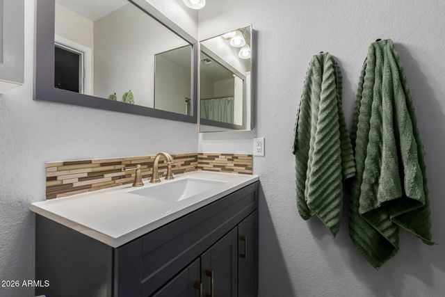 409 W BLACKHAWK Drive 5, Phoenix, AZ 85027