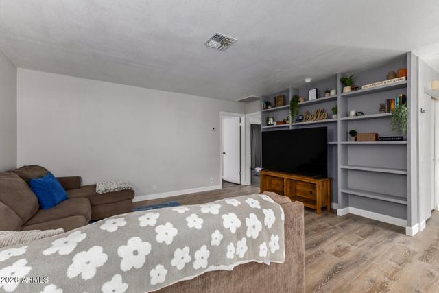 409 W BLACKHAWK Drive 5, Phoenix, AZ 85027