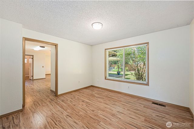 5208 Brentwood Drive SE, Lacey, WA 98503