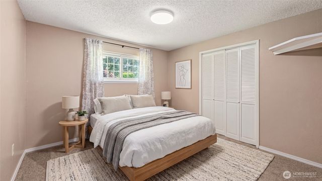 5208 Brentwood Drive SE, Lacey, WA 98503