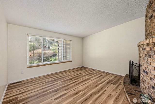 5208 Brentwood Drive SE, Lacey, WA 98503