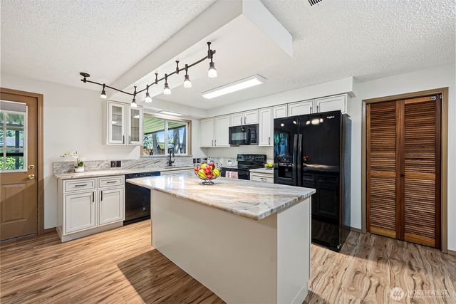5208 Brentwood Drive SE, Lacey, WA 98503