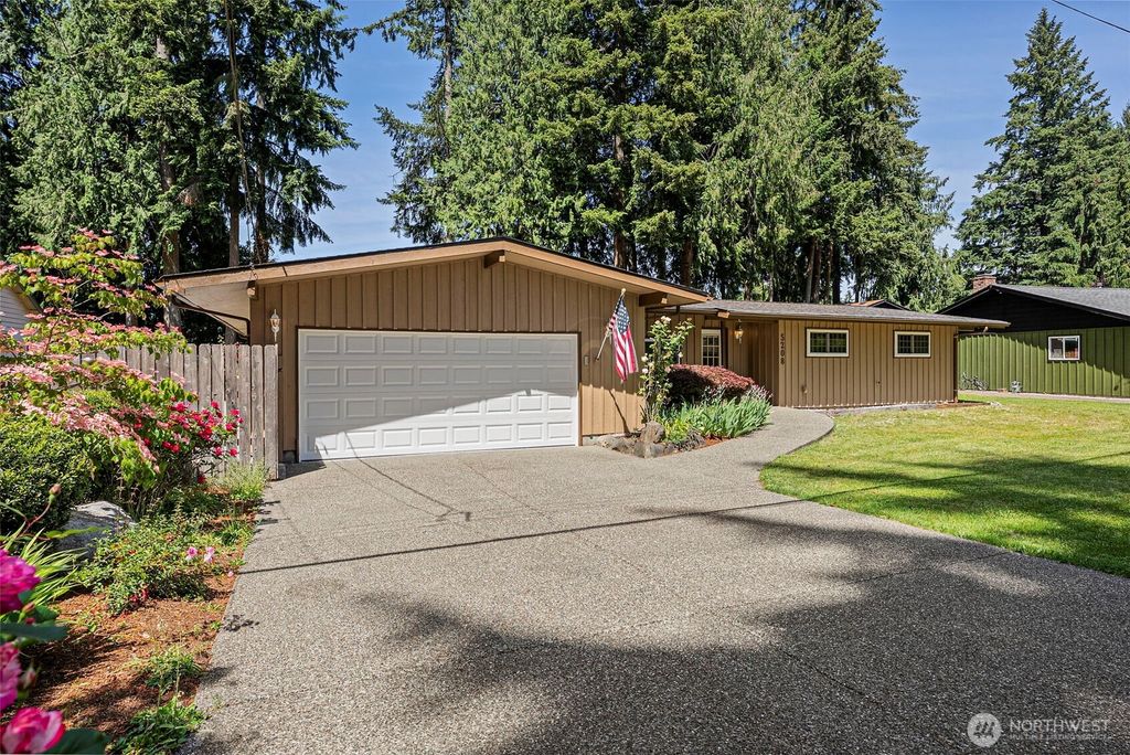 5208 Brentwood Drive SE, Lacey, WA 98503